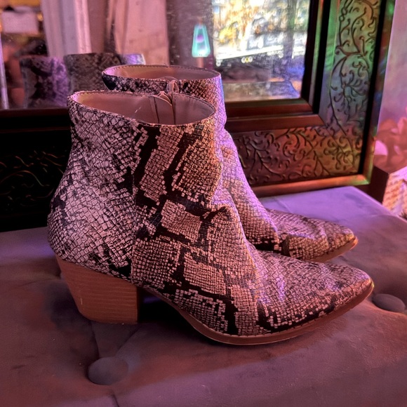 Snake-Print Booties - Picture 2 of 16